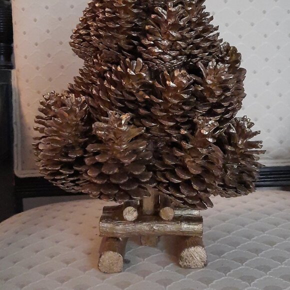 Gold Pine Cone Christmas Tree - Picture 3 of 5